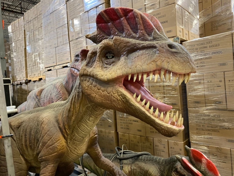 giant animatronic dinosaur