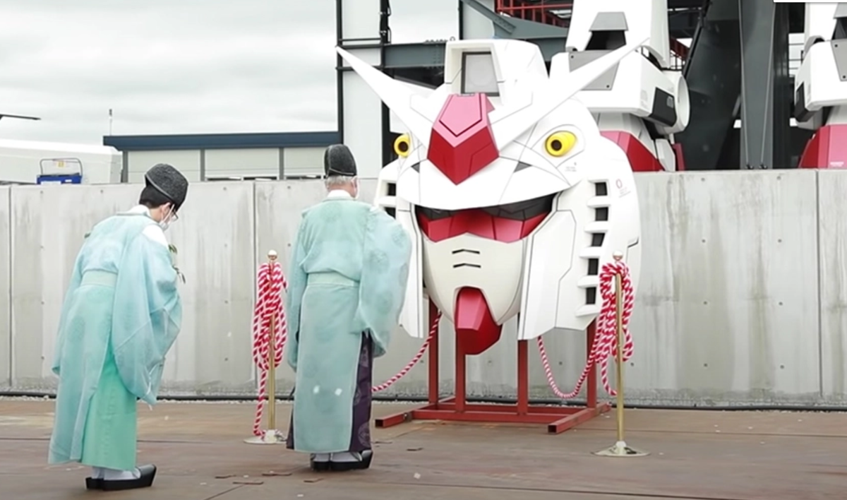 Japans Life Sized Gundam Gets Shinto Priest Blessing 