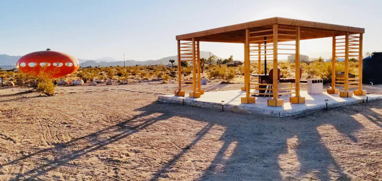 Wanna Stay in a Spaceship in Joshua Tree Overnight?