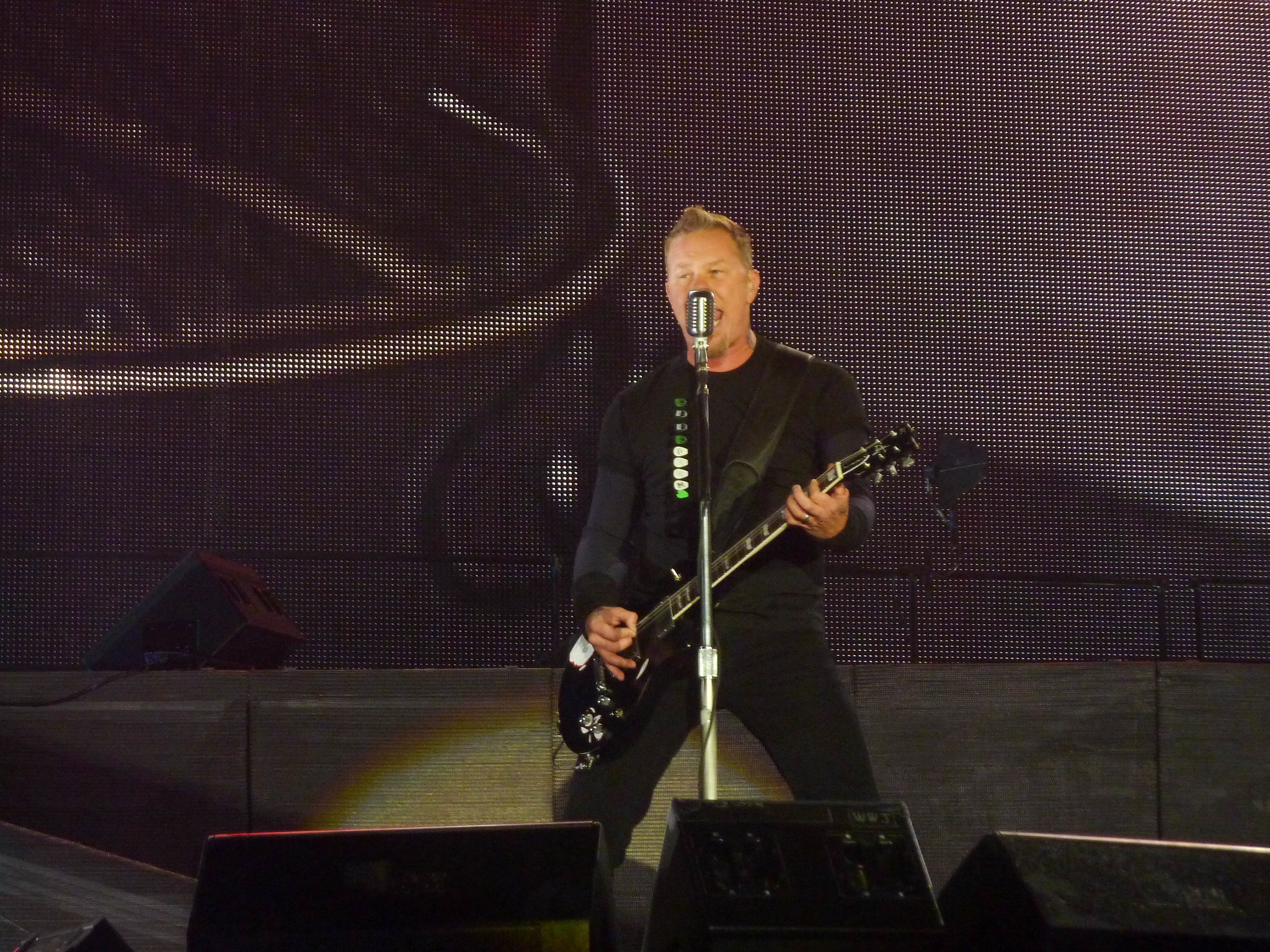 James Hetfield Congratulates Woman Who Gave Birth at Metallica Show