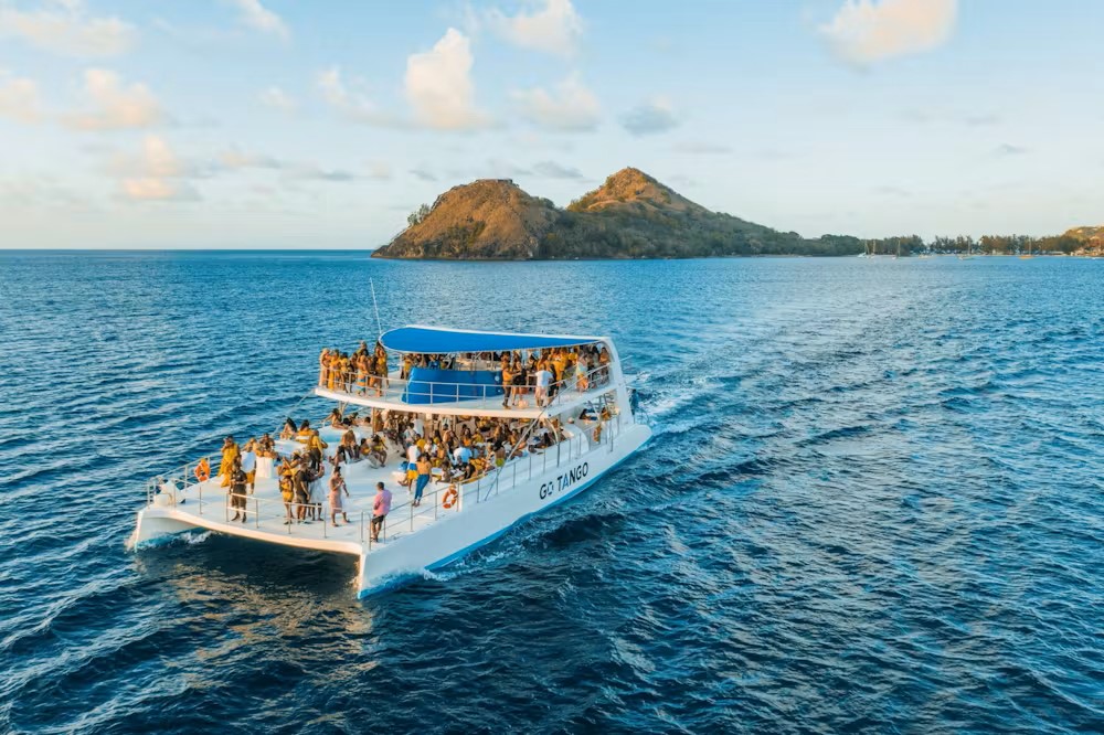 Connecting Ships Beyond the Horizon