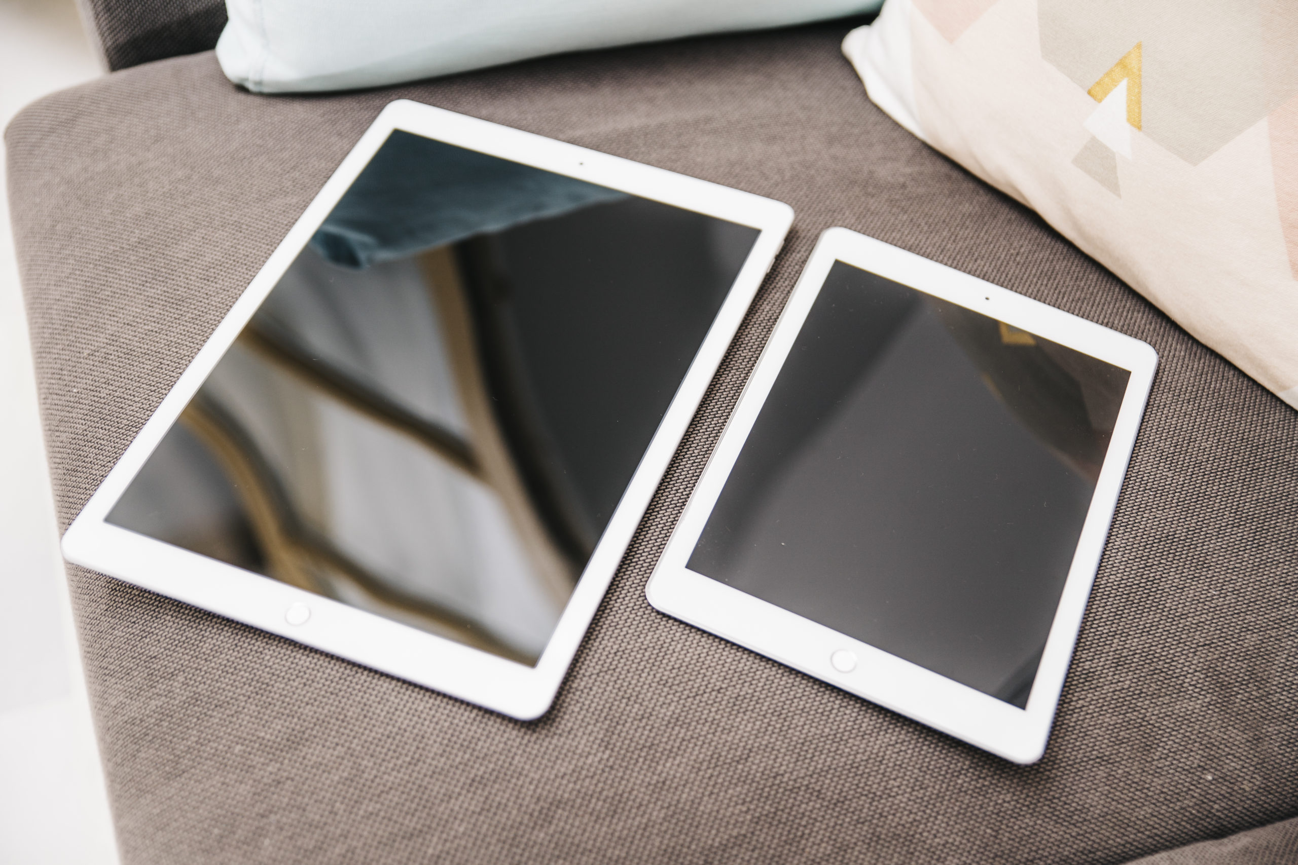 The Benefits of Non-Invasive Monitoring Over Screen Monitoring