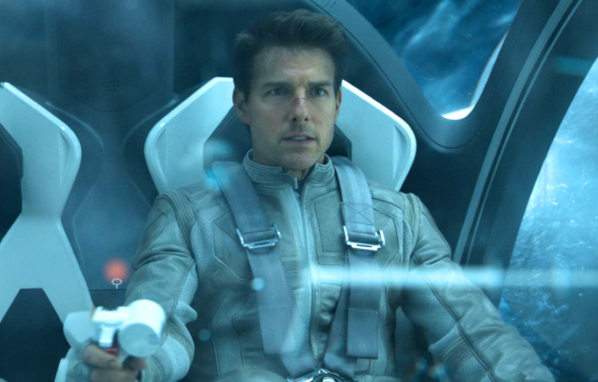 Tom Cruise Reportedly Filmed Lightsaber Battle for “Starfighter”