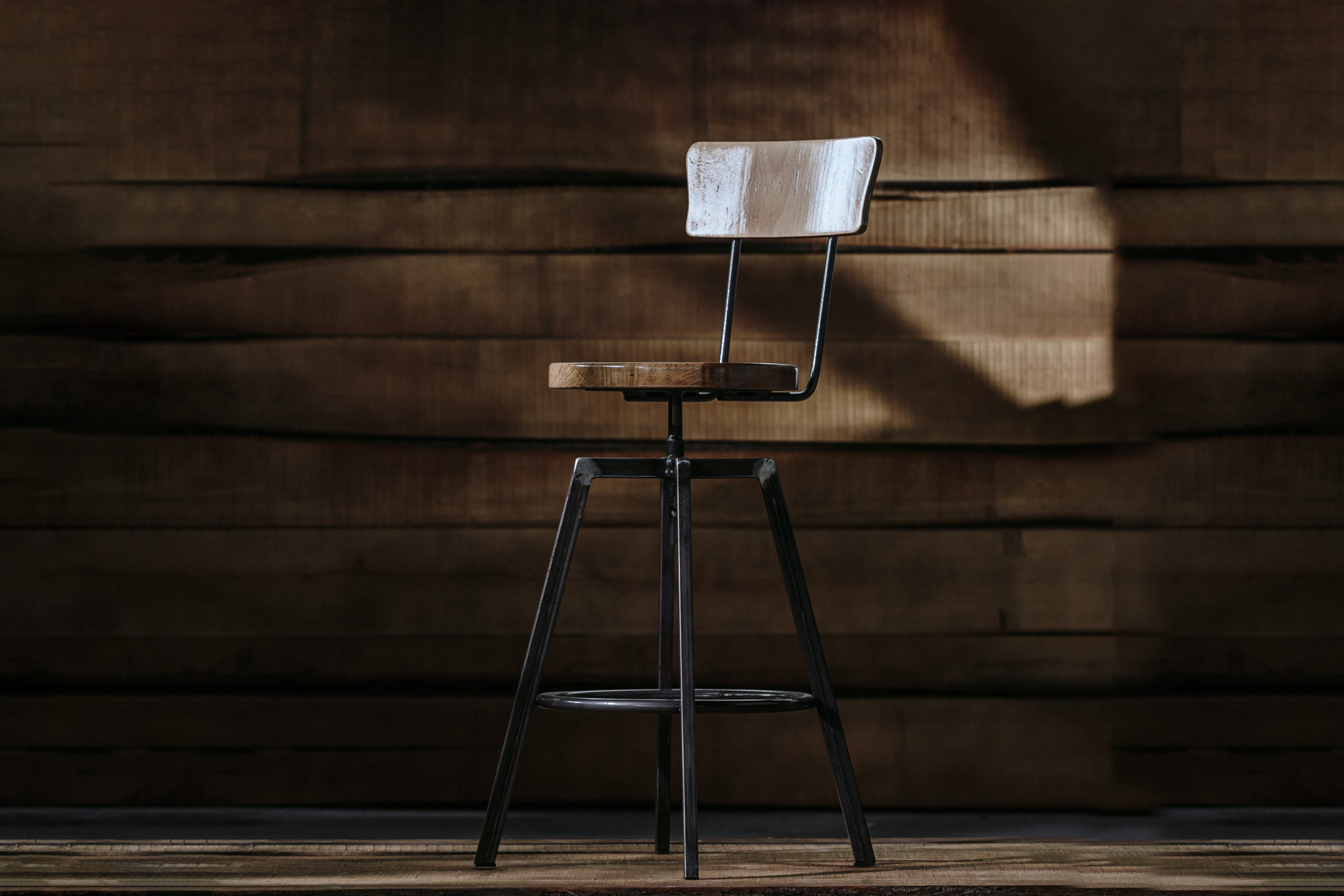 How to Shop Bar Stools Online for Comfort and Style