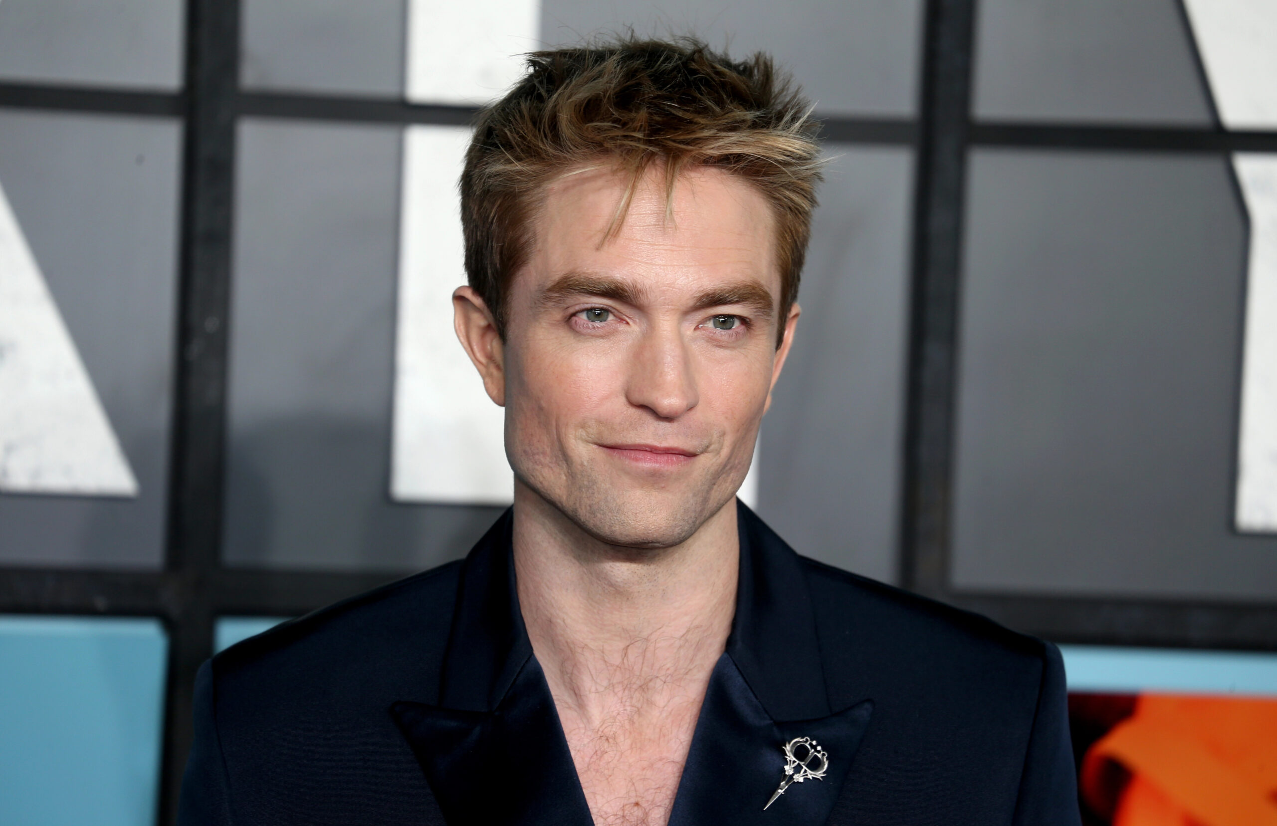 Robert Pattinson is Chris Hansen (To Catch a Predator) in Trailer for “Primetime”